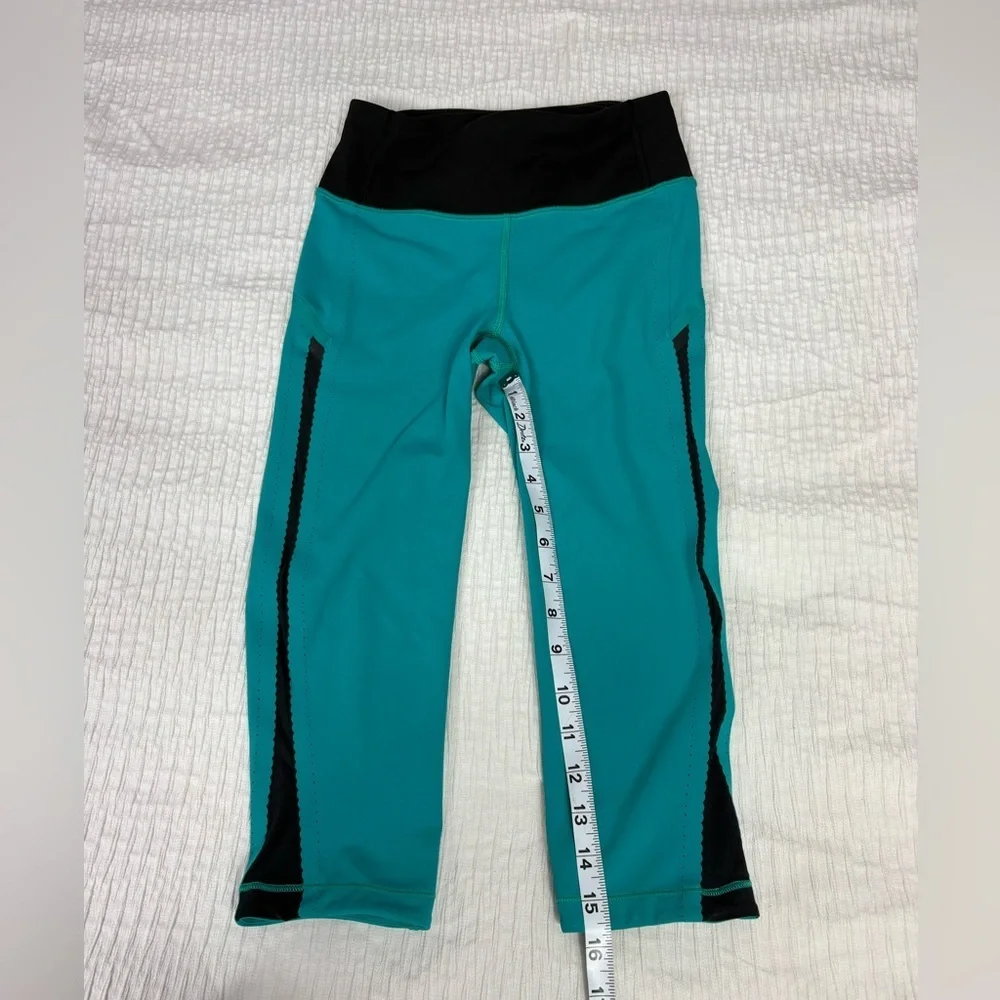 lululemon athletica Turquoise and Black Capris